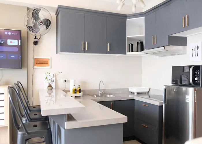 Apartment Boutique Hideaway Modern 2-bedroom Near It Park