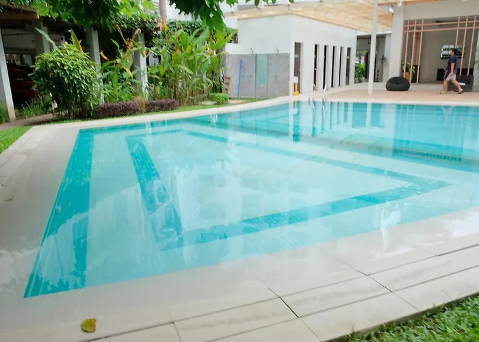 Boutique Hideaway Modern 2-bedroom Near It Park