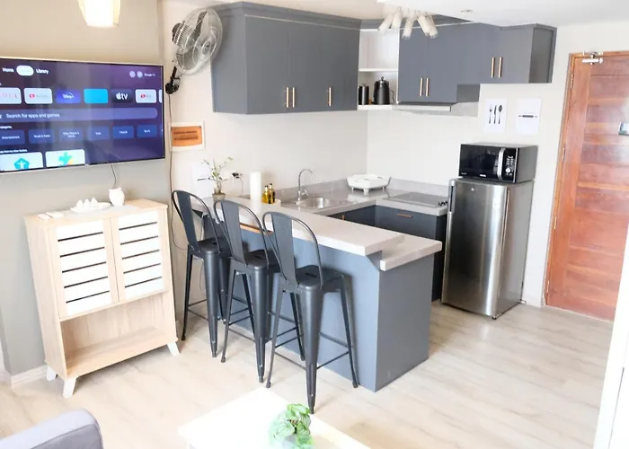 Apartment Boutique Hideaway Modern 2-bedroom Near It Park