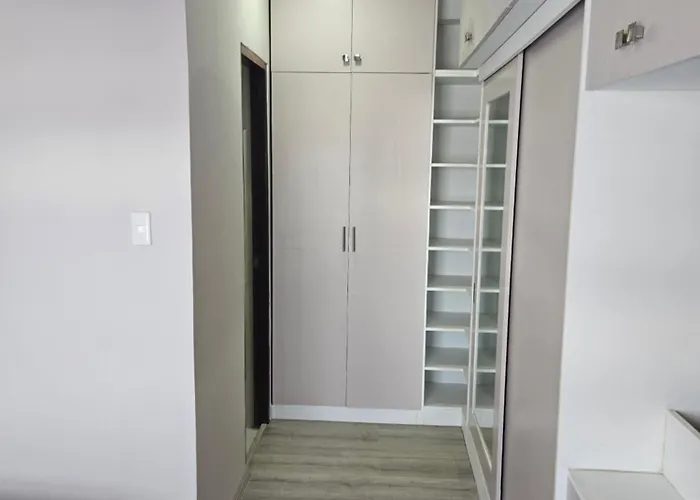 Boutique Hideaway Modern 2-bedroom Near It Park Apartment *
