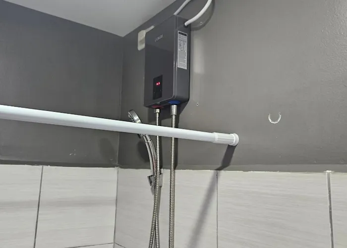 Apartment Boutique Hideaway Modern 2-bedroom Near It Park