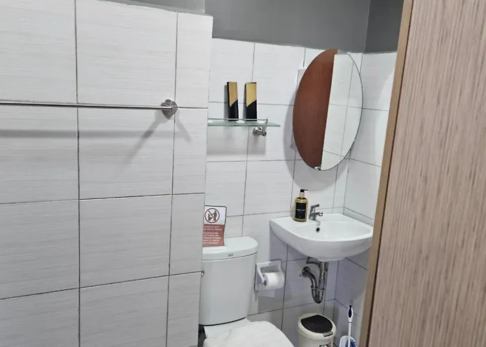 Boutique Hideaway Modern 2-bedroom Near It Park *