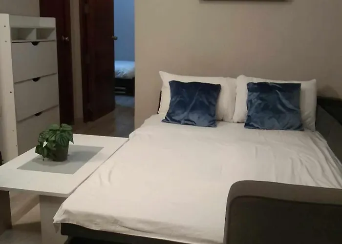 Apartment Boutique Hideaway Modern 2-bedroom Near It Park